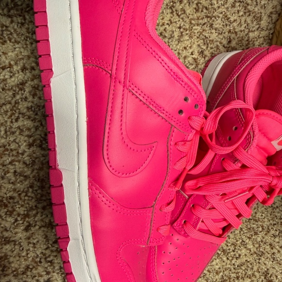 Neon pink Nike dunk - Picture 2 of 4
